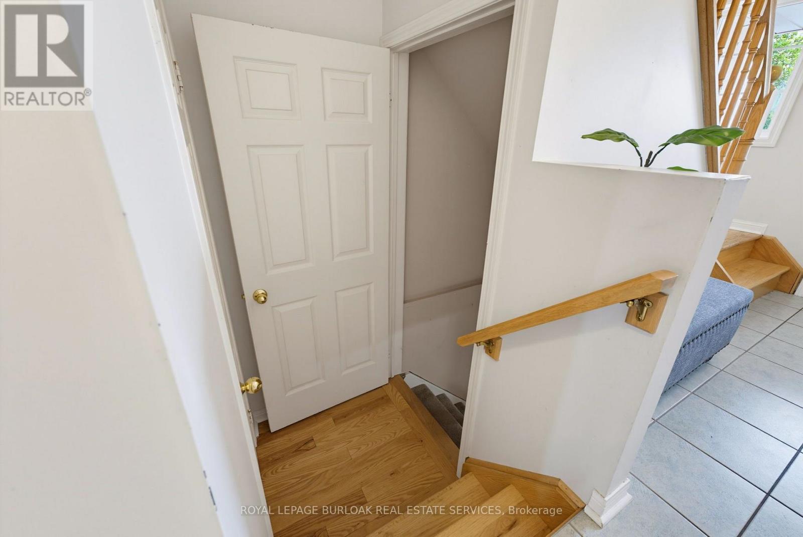 4425 PETER DRIVE - 27