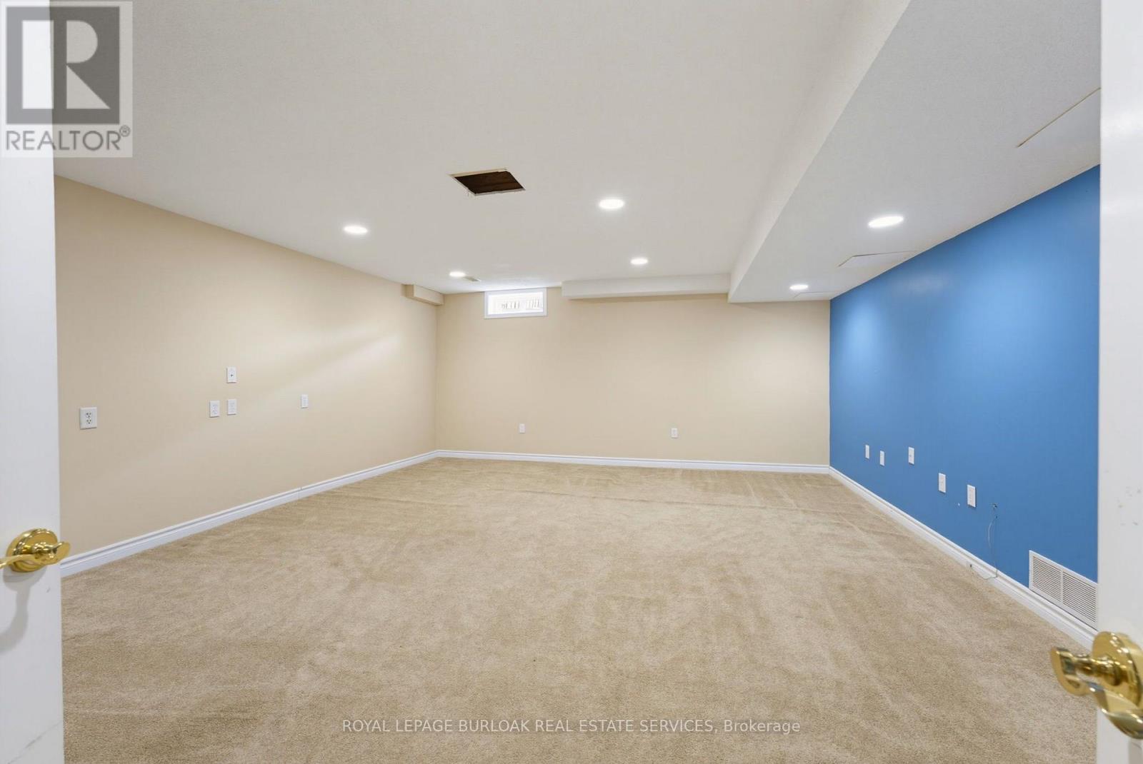 4425 PETER DRIVE - 30