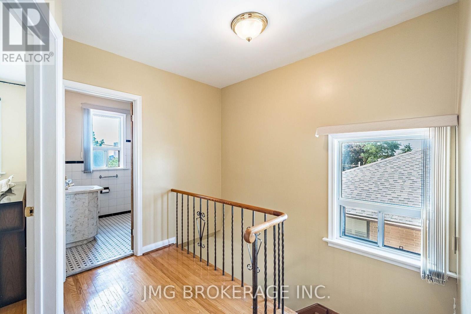 53 FOXRUN AVENUE - 18