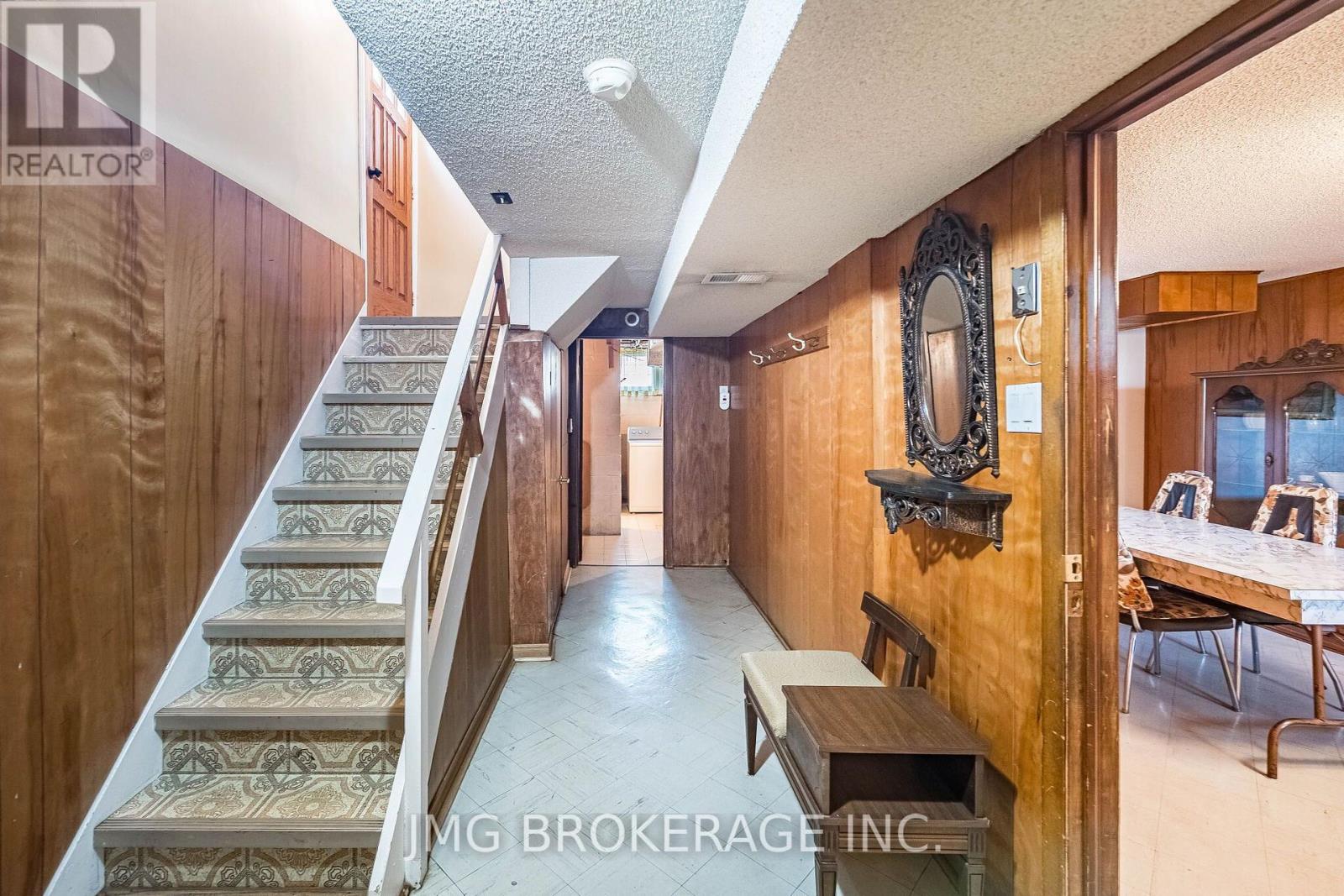 53 FOXRUN AVENUE - 31