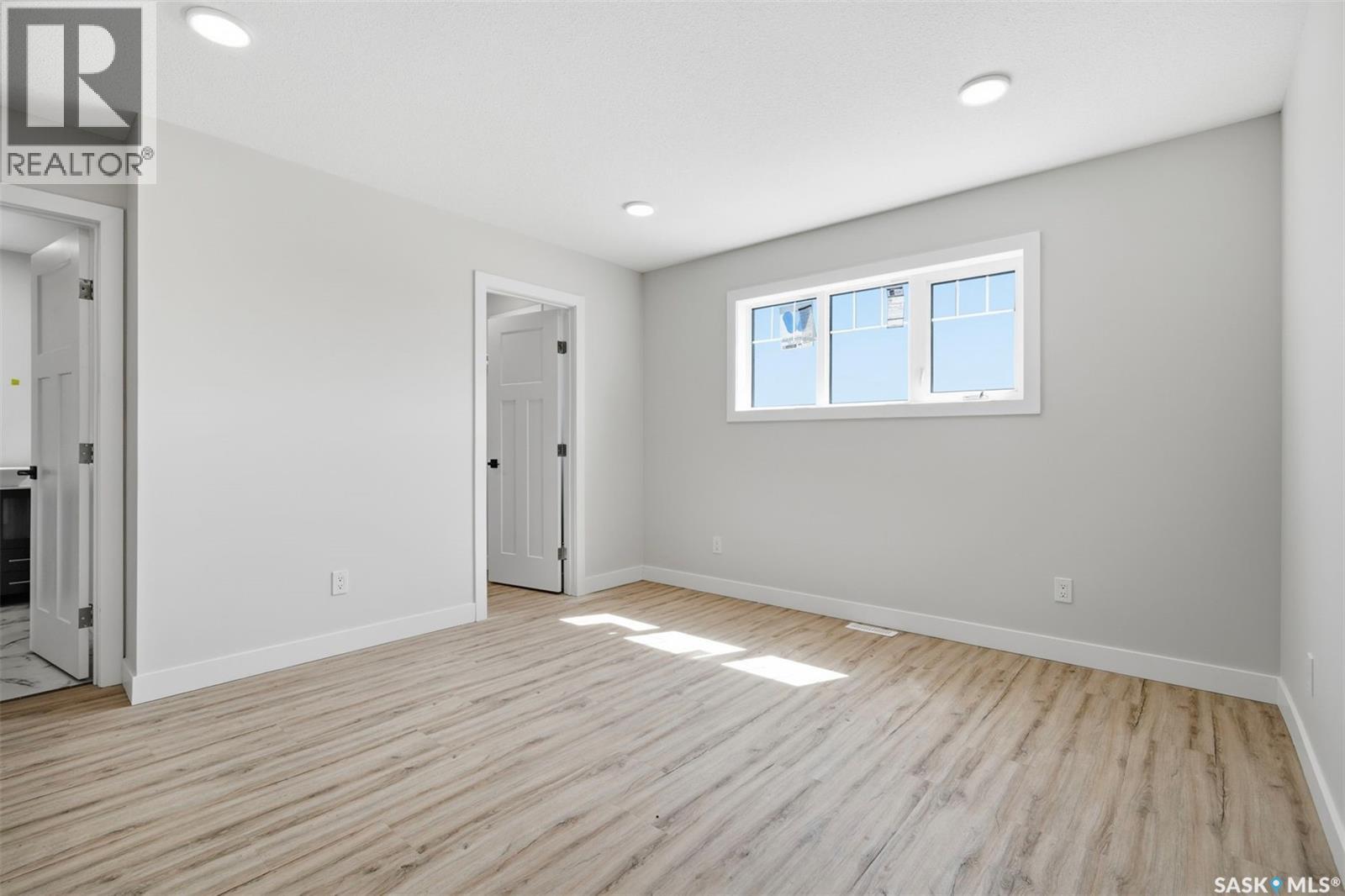 145 Emma CRESCENT - 16