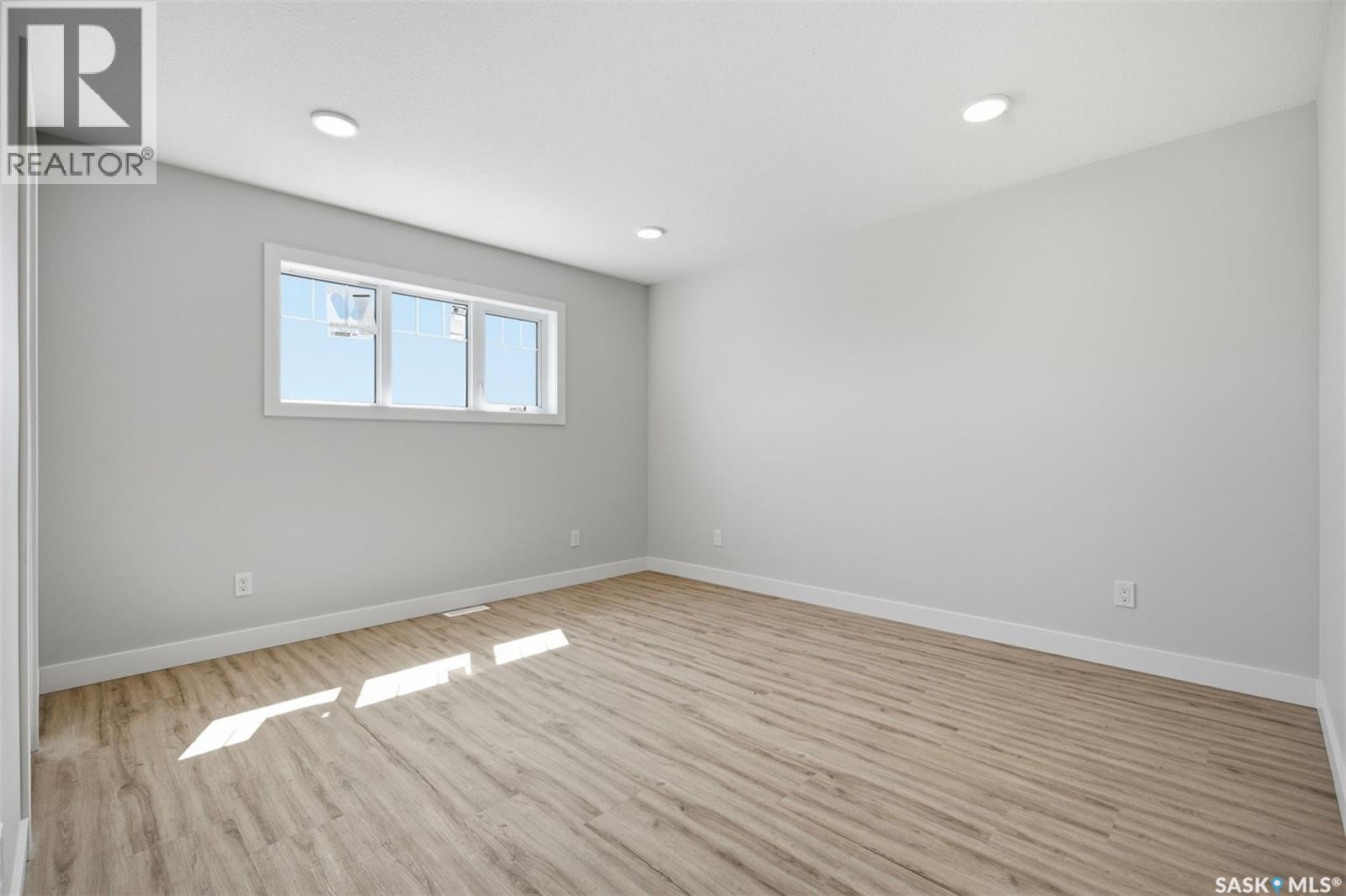 145 Emma CRESCENT - 17