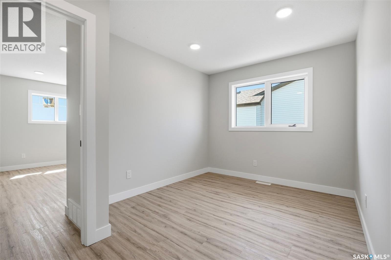 145 Emma CRESCENT - 25