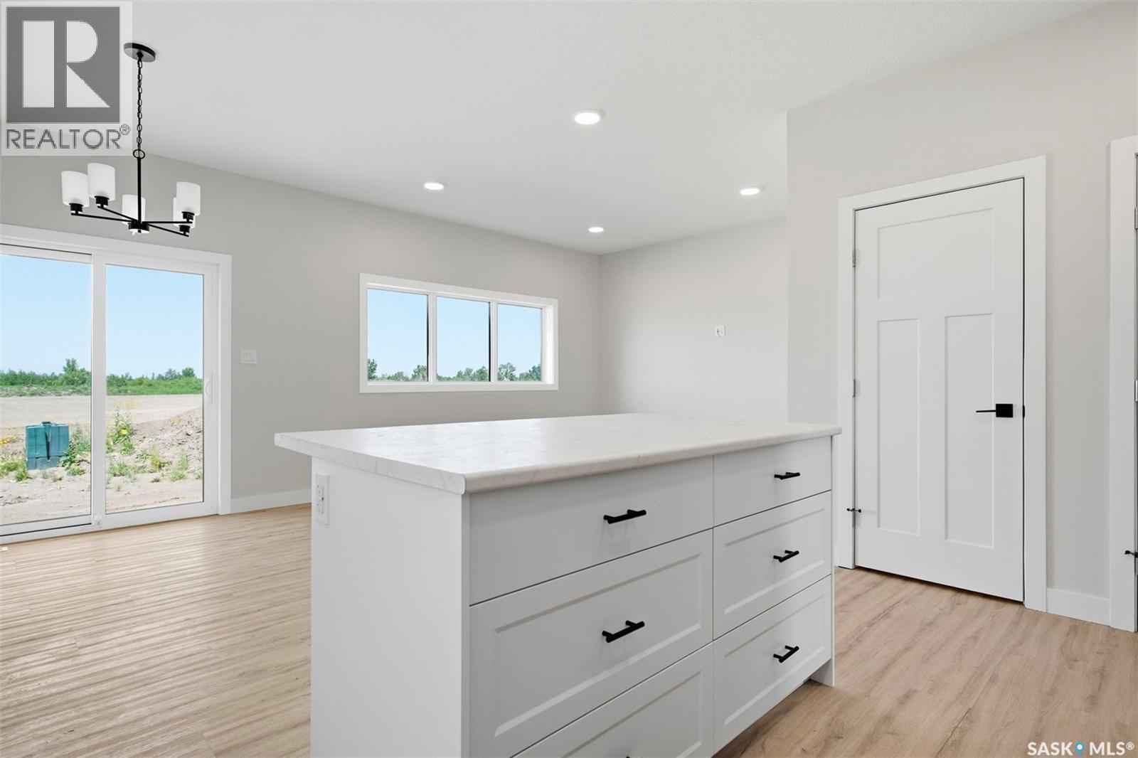 145 Emma CRESCENT - 8