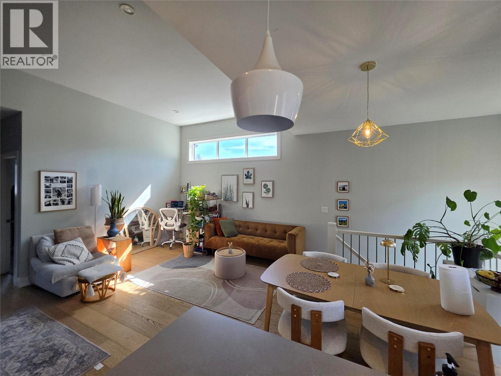 #2 726 Coopland Crescent - 3