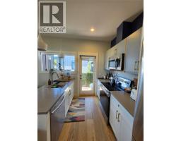 726 Coopland Crescent Unit# 2, Kelowna, BC V1Y2V1 Photo 12