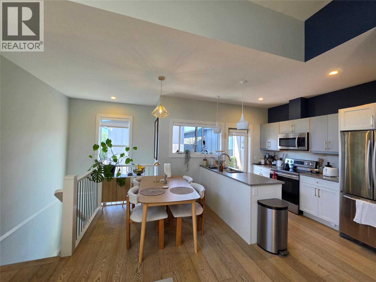 #2 726 Coopland Crescent - 17
