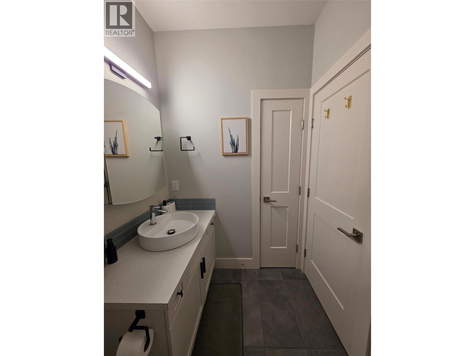 #2 726 Coopland Crescent - 13
