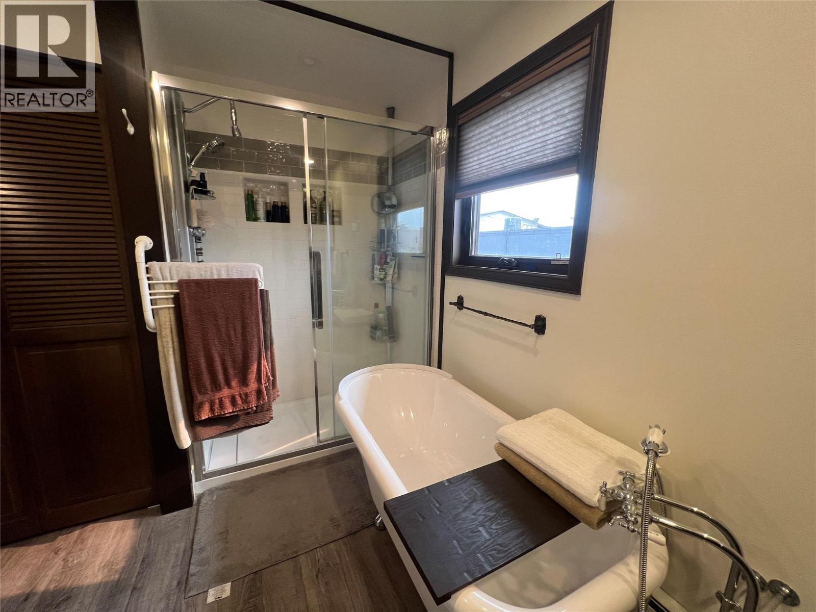 808 96 Avenue - Image 18
