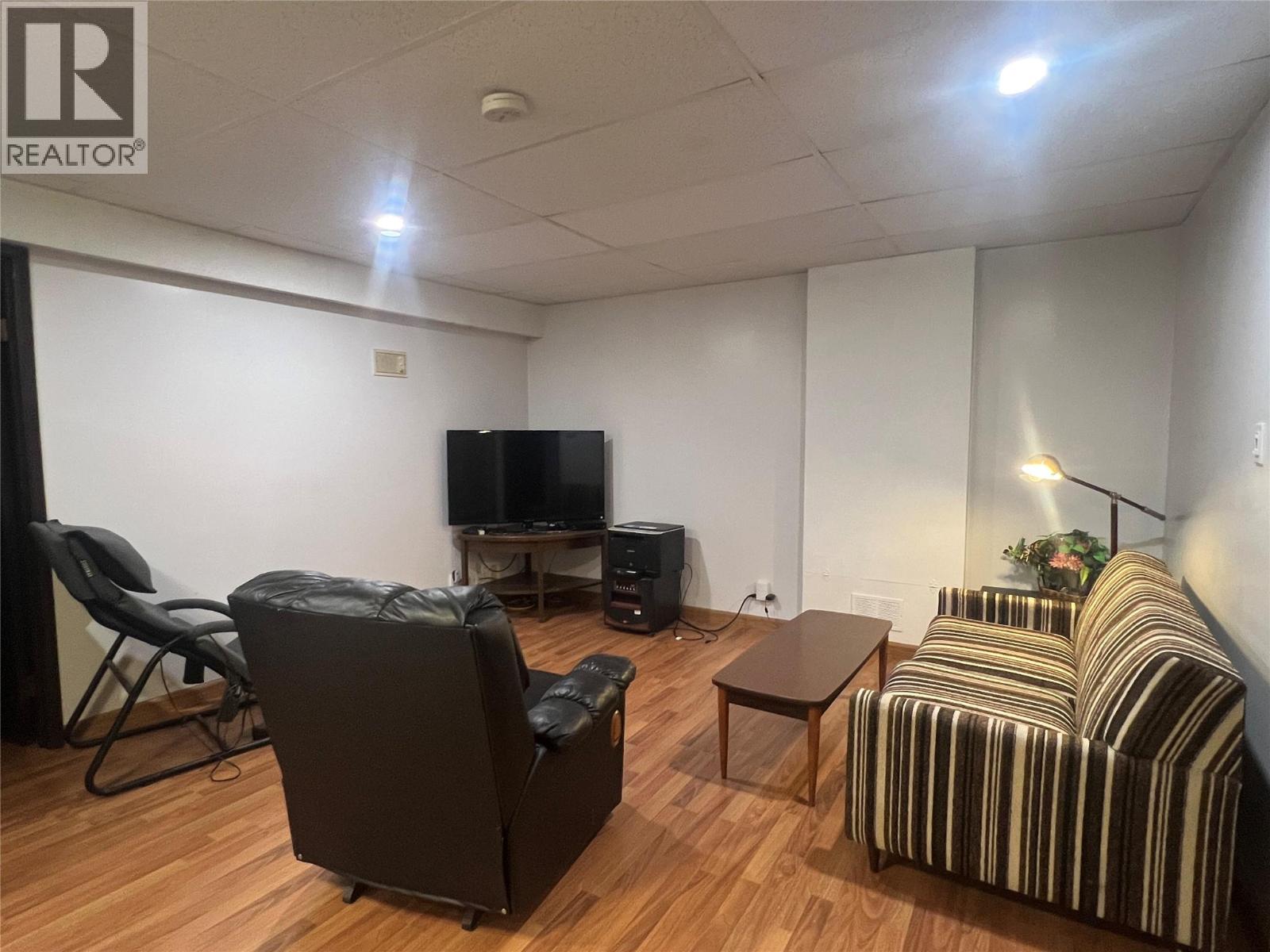 808 96 Avenue - Image 14