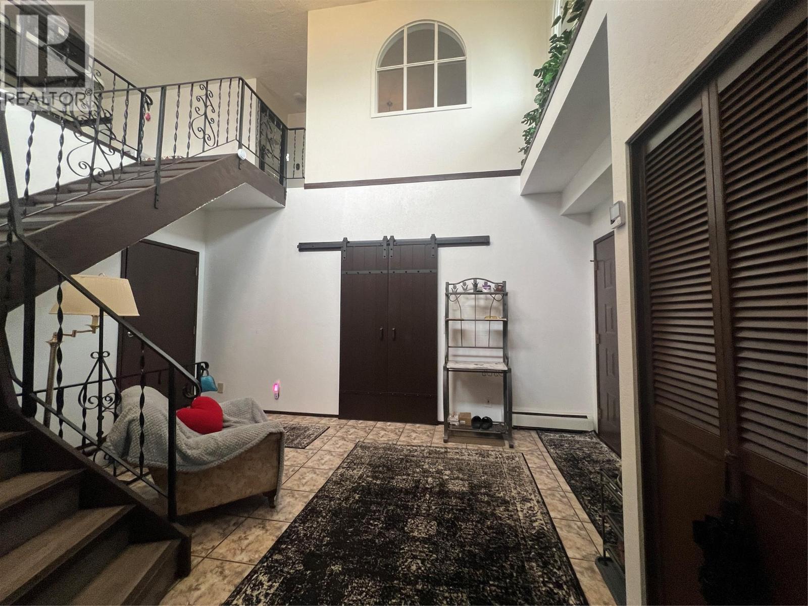 808 96 Avenue - Image 4