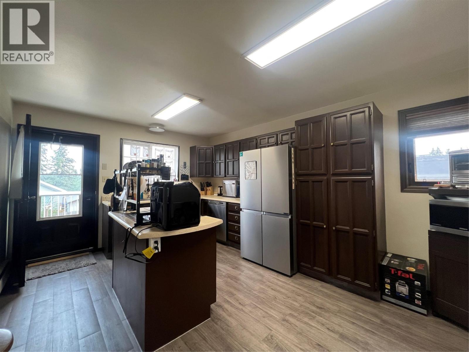 808 96 Avenue - 10