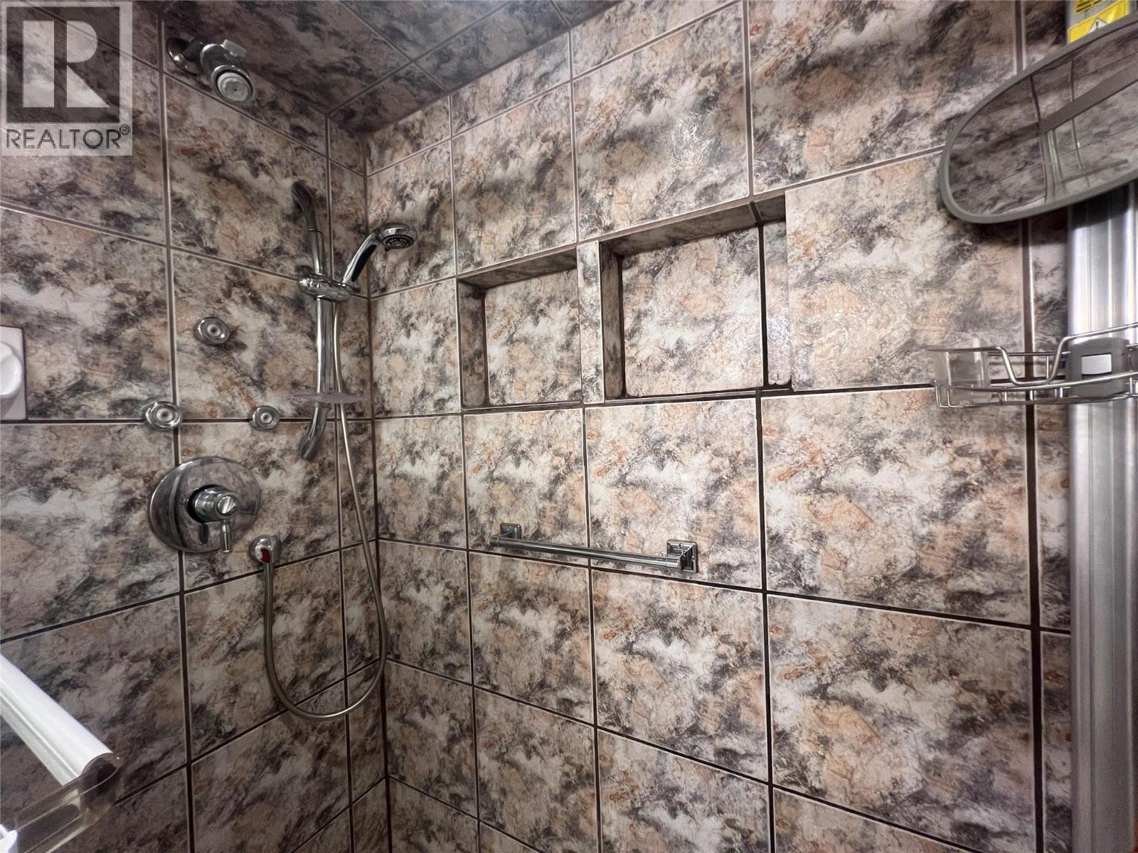 808 96 Avenue - Image 35