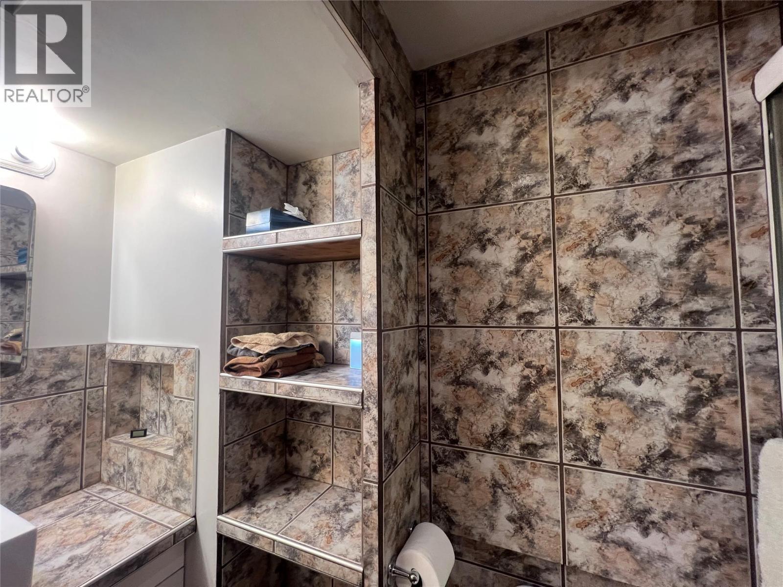 808 96 Avenue - Image 36
