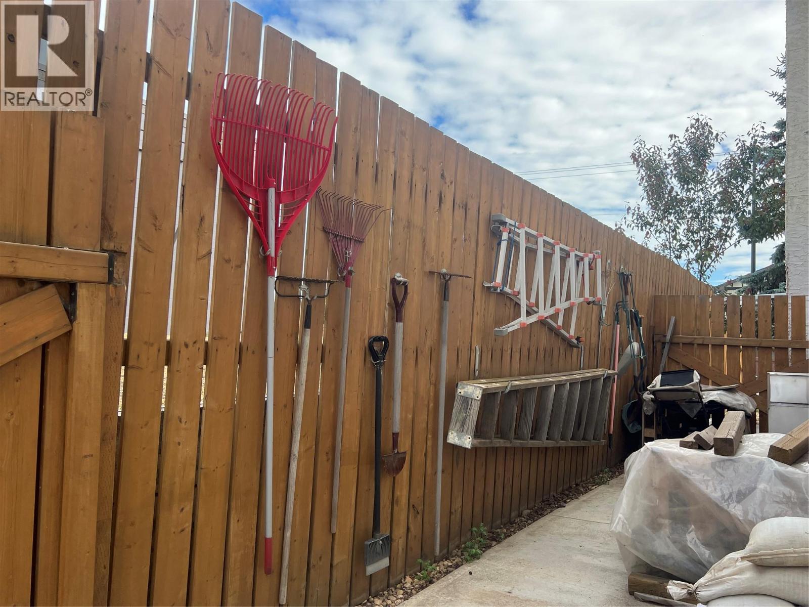 808 96 Avenue - 56