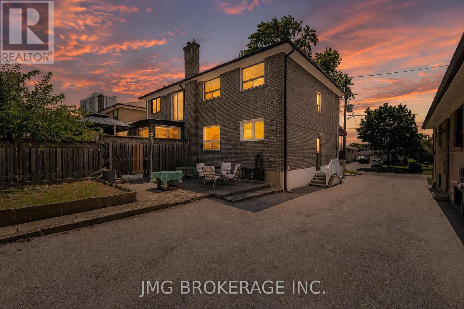 53 FOXRUN AVENUE - 50