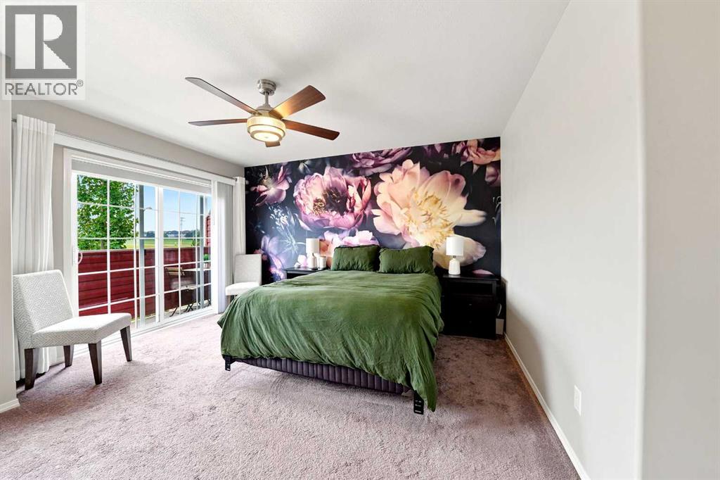 27 Golden Crescent, Red Deer