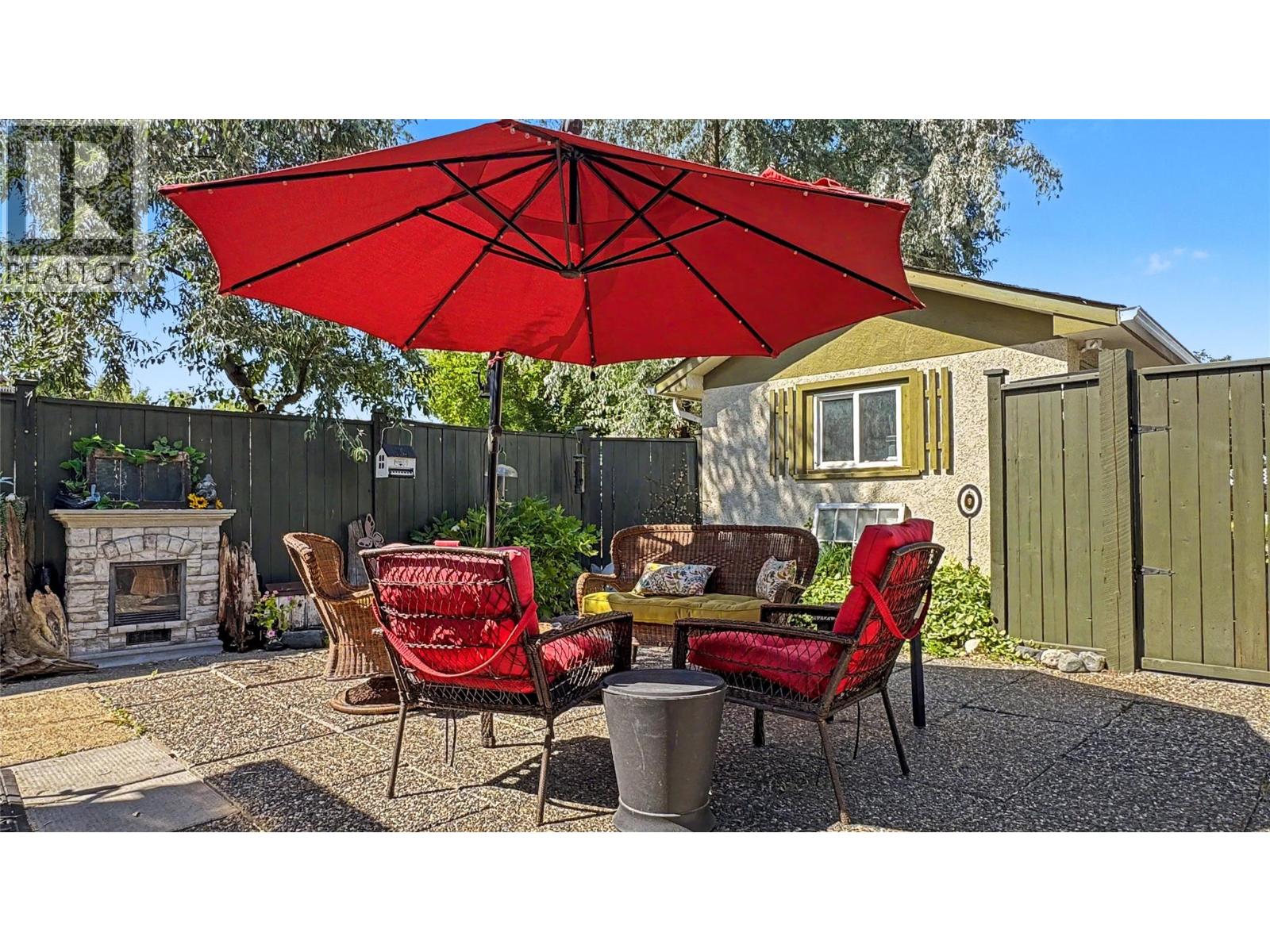 15 15th Avenue S - 39