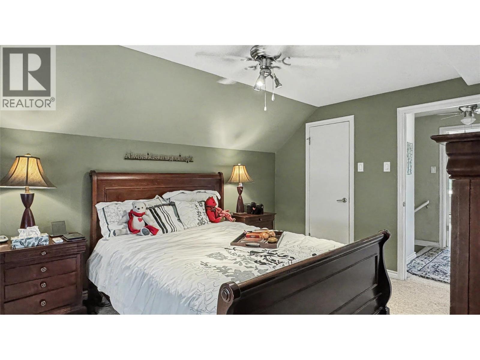 15 15th Avenue S - 18