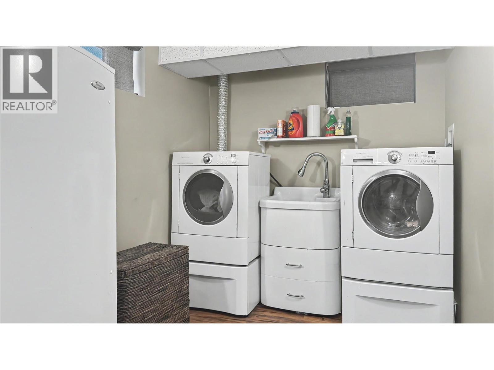 15 15th Avenue S - 29