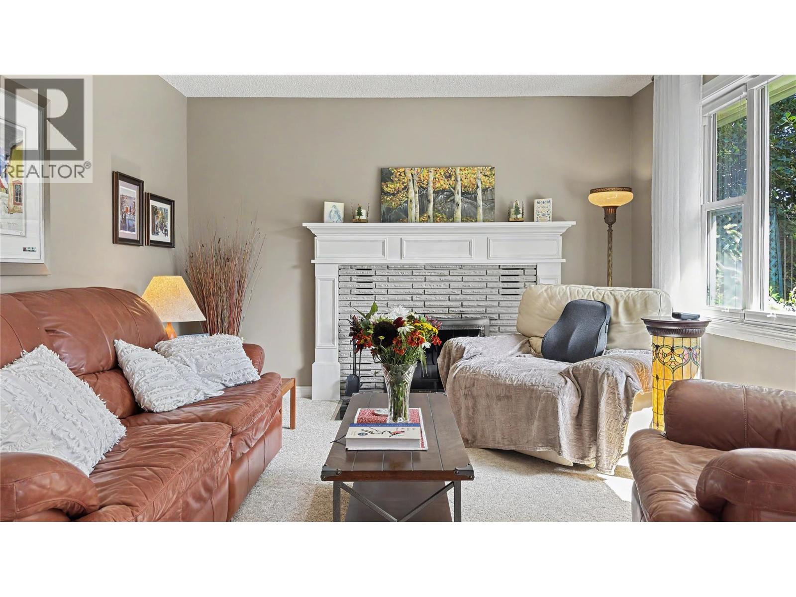 15 15th Avenue S - 7