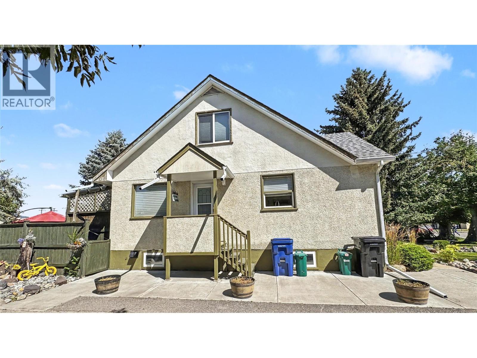 15 15th Avenue S - 41