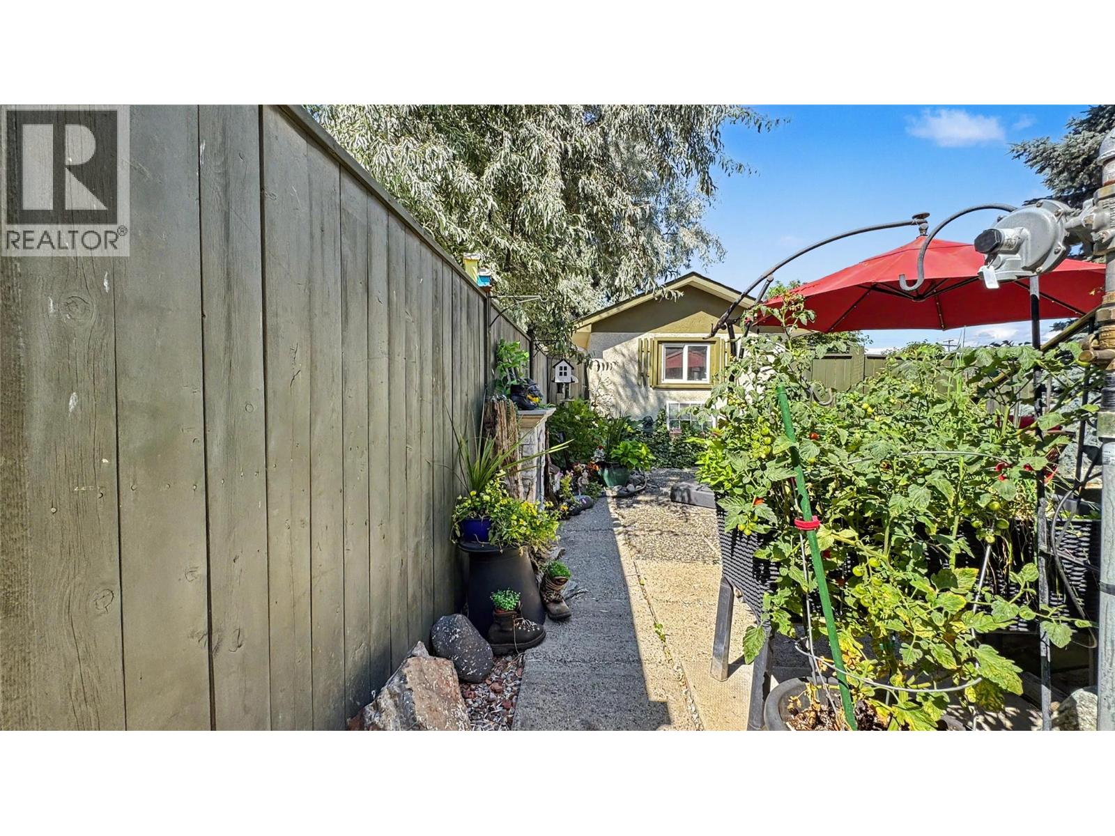 15 15th Avenue S - 38