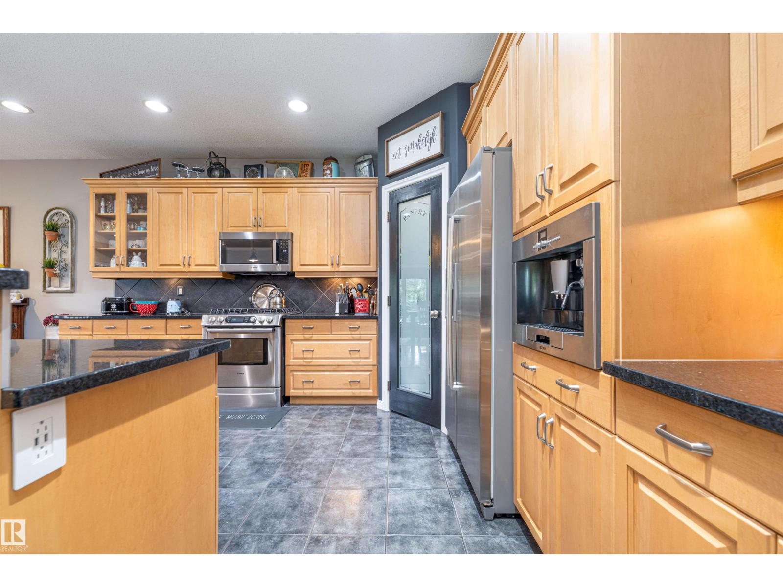 156 GREENFIELD WY - 11