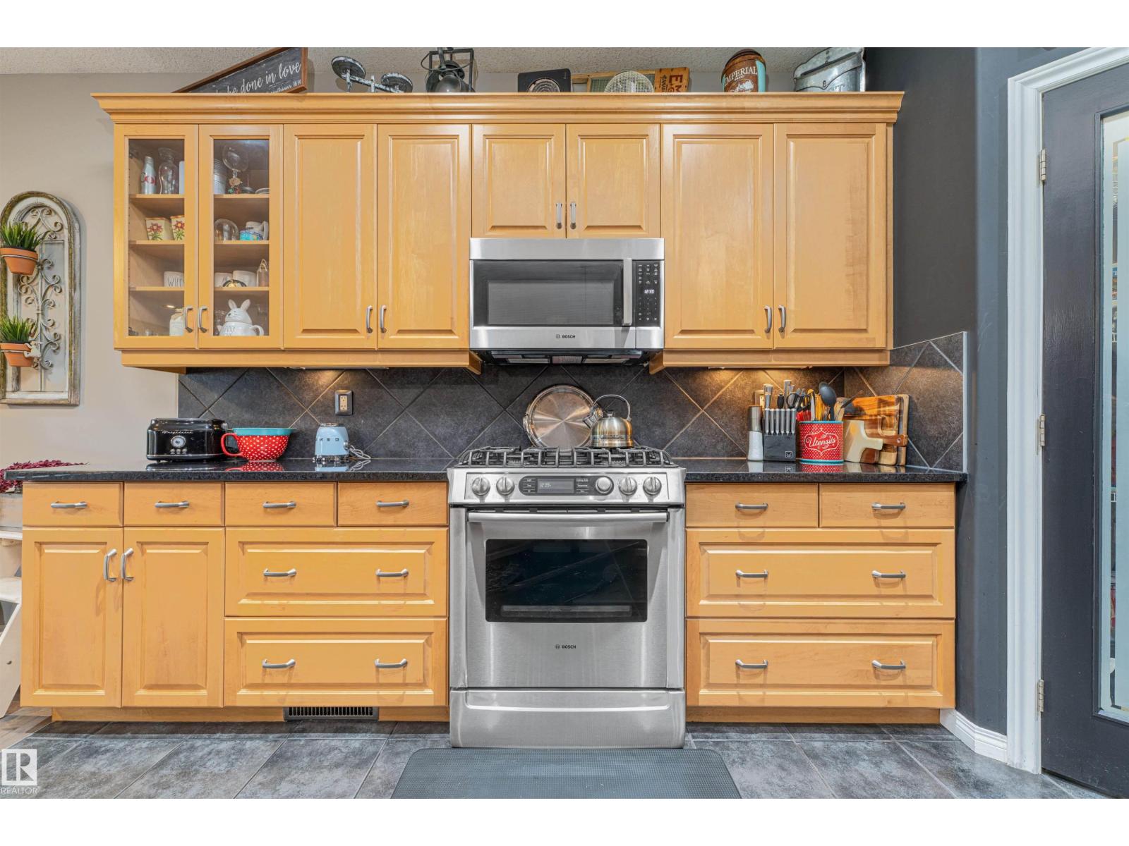 156 GREENFIELD WY - 14