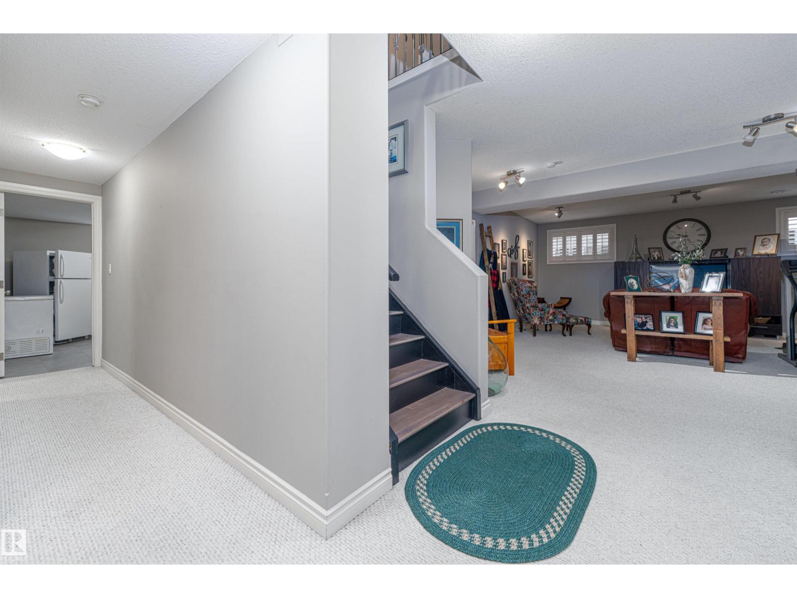 156 GREENFIELD WY - 32