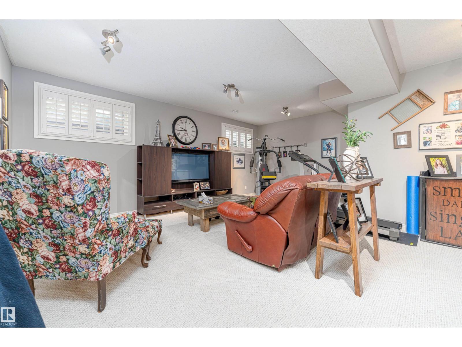156 GREENFIELD WY - 34