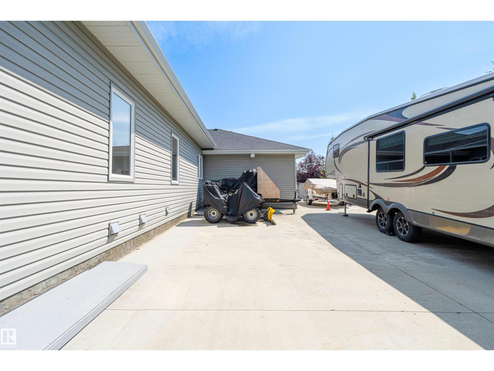 156 GREENFIELD WY - 62
