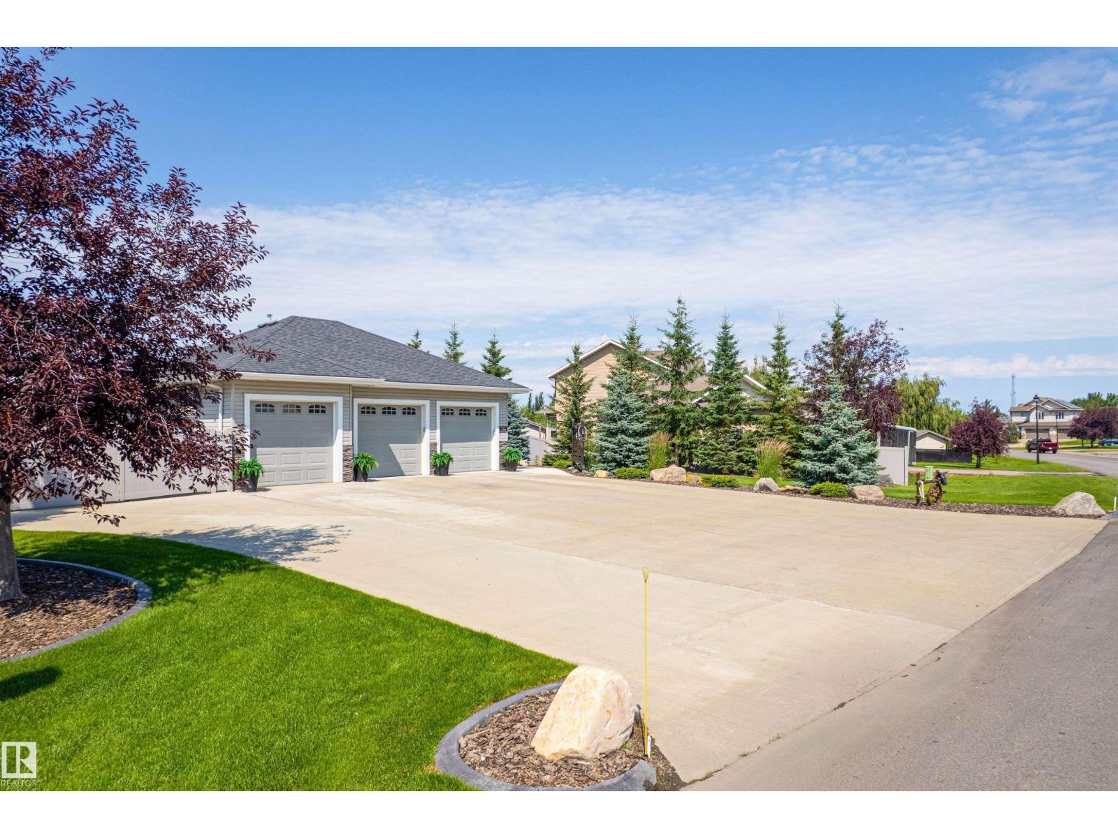 156 GREENFIELD WY - 74