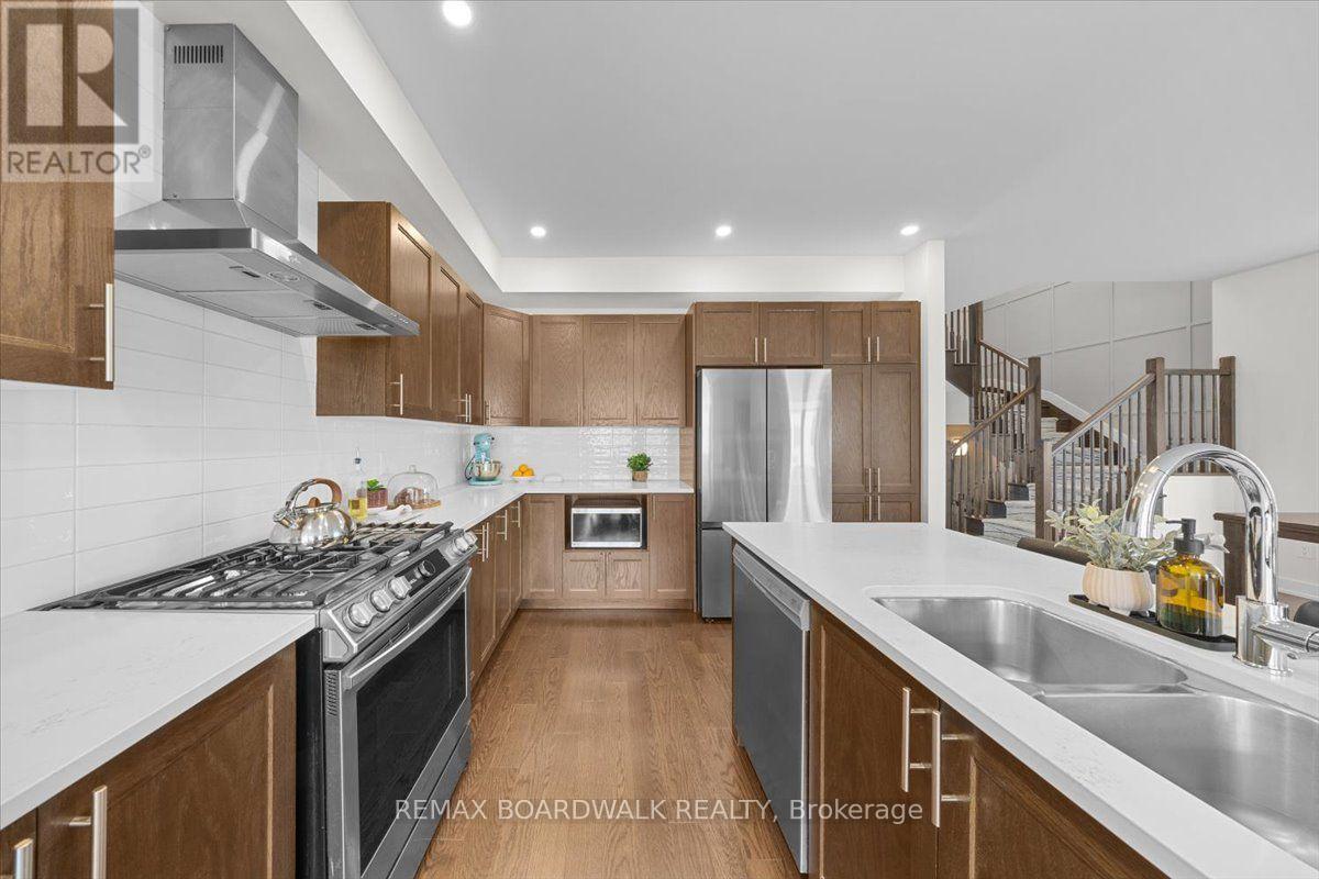 1027 HYDRANGEA AVENUE - 24