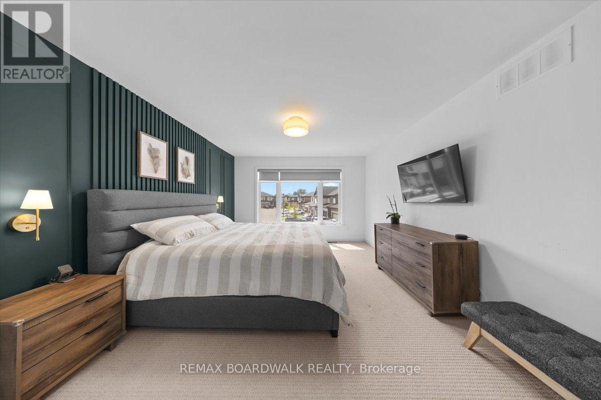 1027 HYDRANGEA AVENUE - Image 32