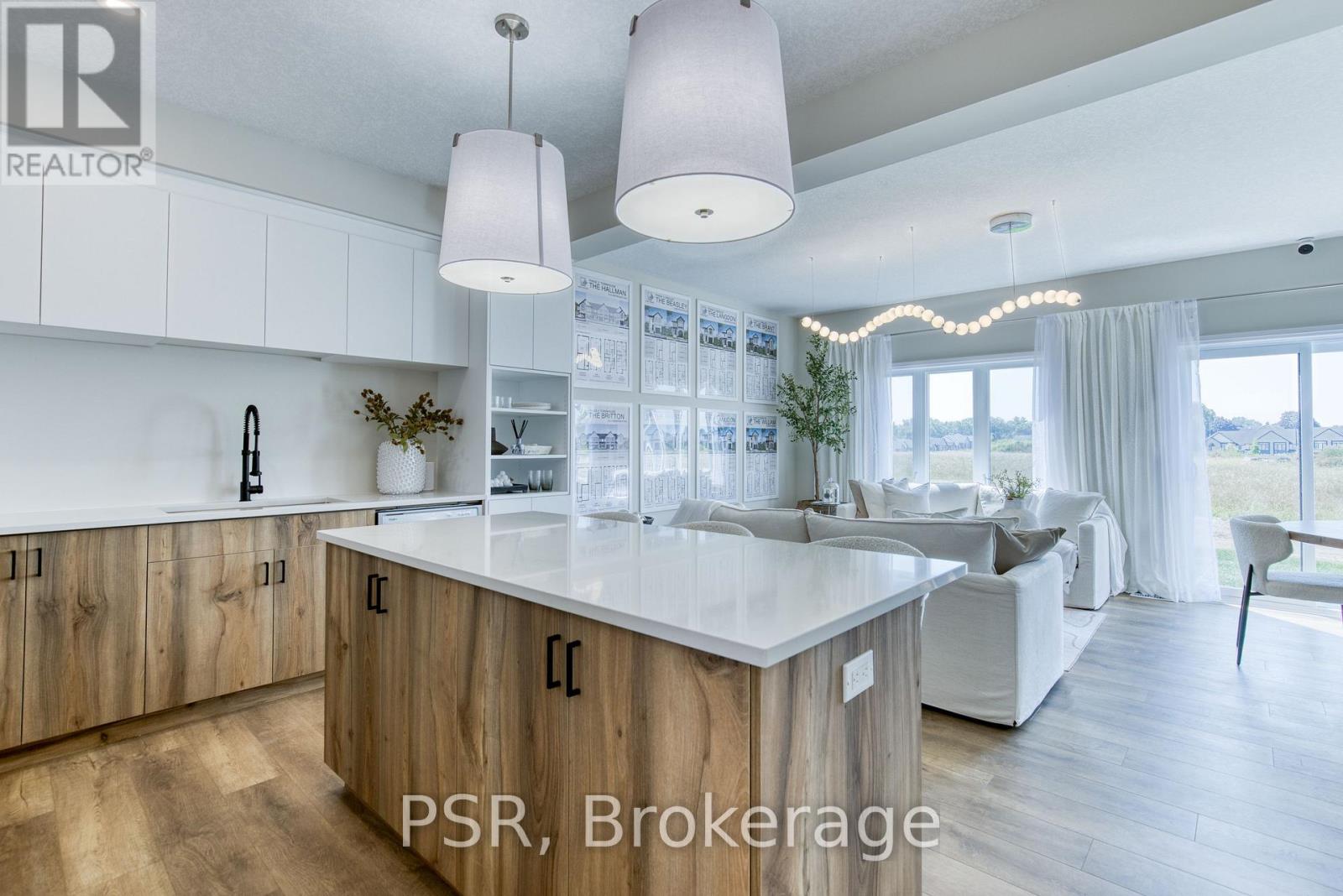 93 RIVERGREEN CRESCENT - 1