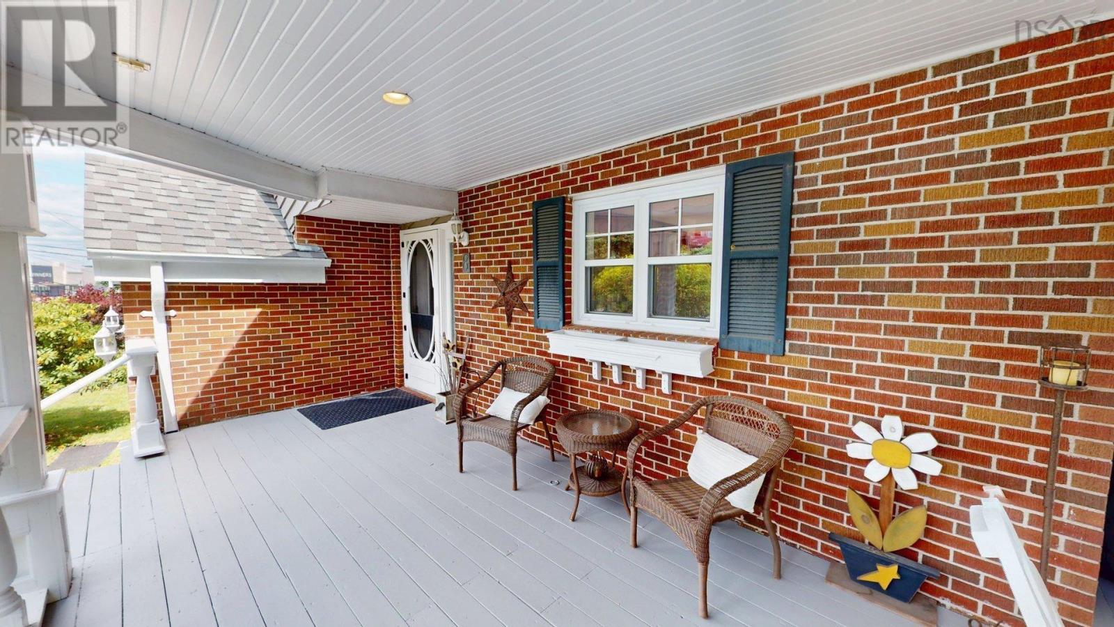 8 Glen Manor Drive - 5
