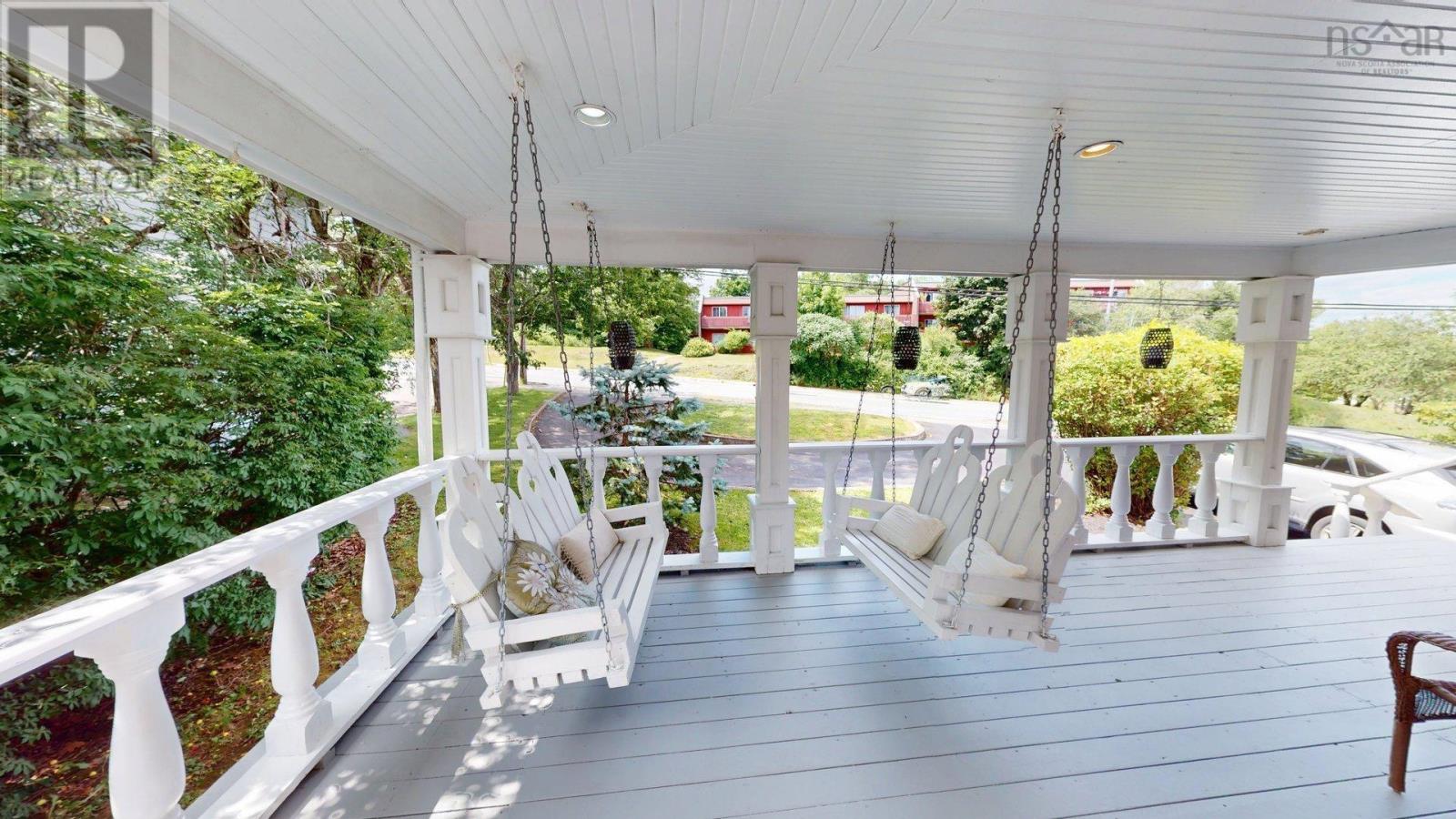8 Glen Manor Drive - 8