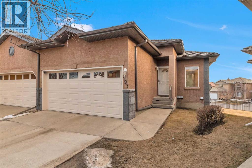 197 Royal Crest View NW - 1