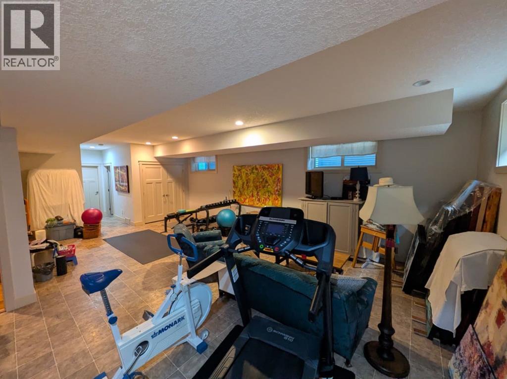 2104 23 Avenue NW - Image 36