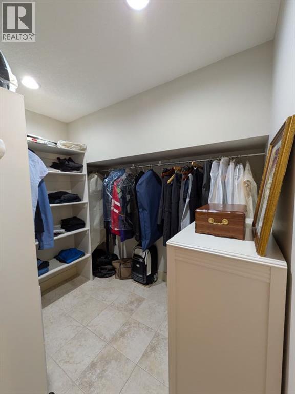 2104 23 Avenue NW - 34
