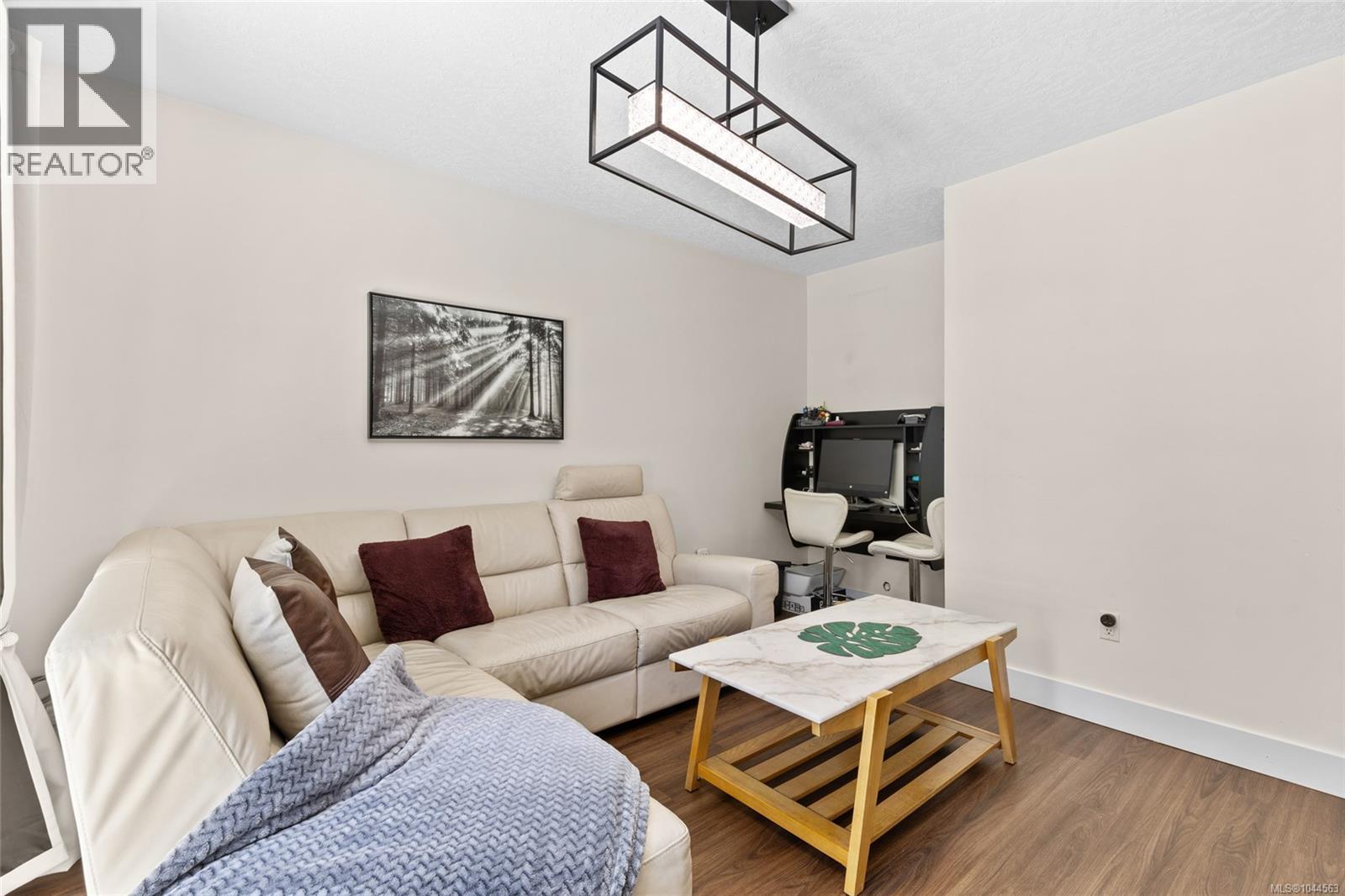 1039 Haslam Ave - Image 11