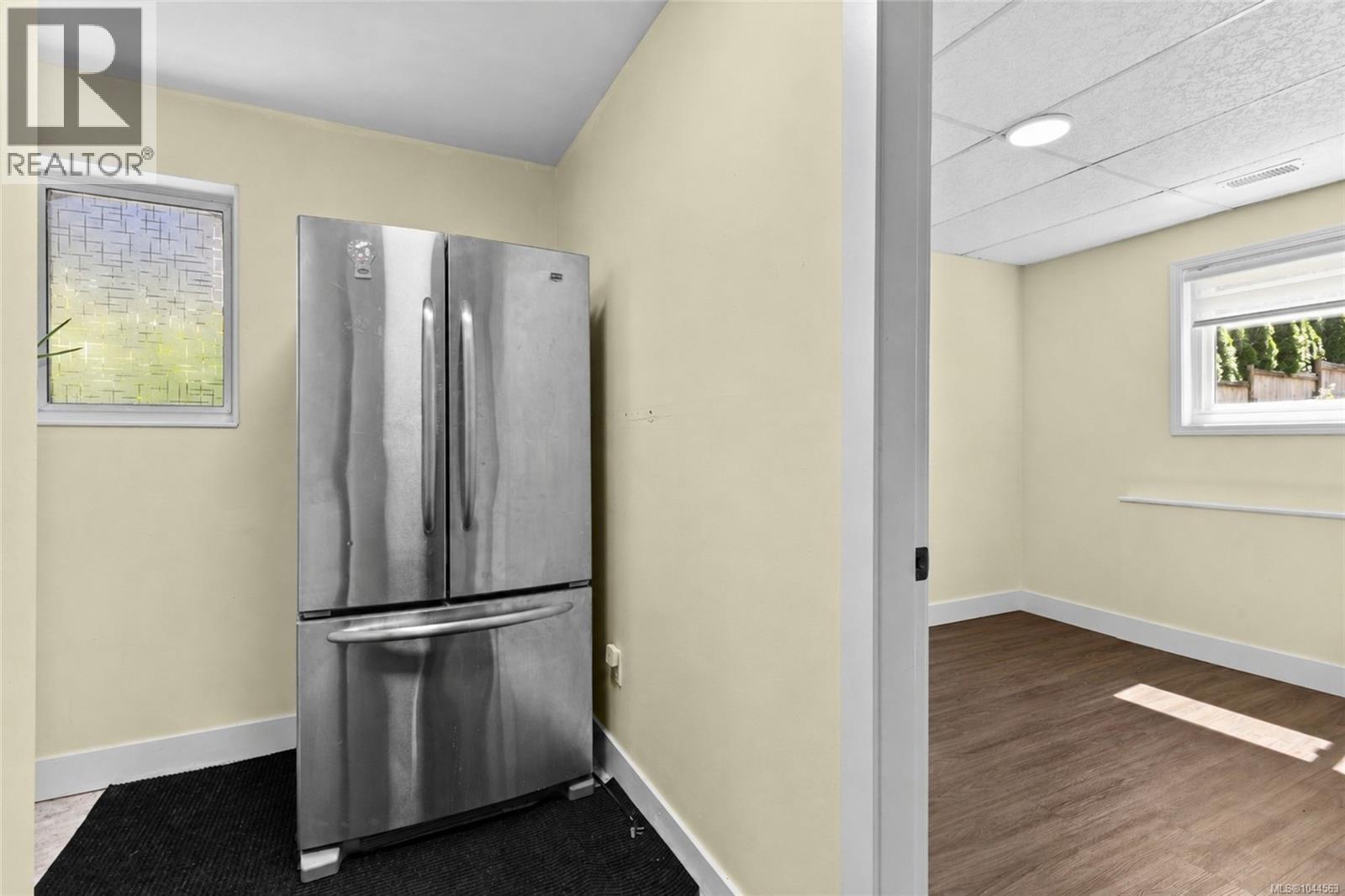 1039 Haslam Ave - Image 29