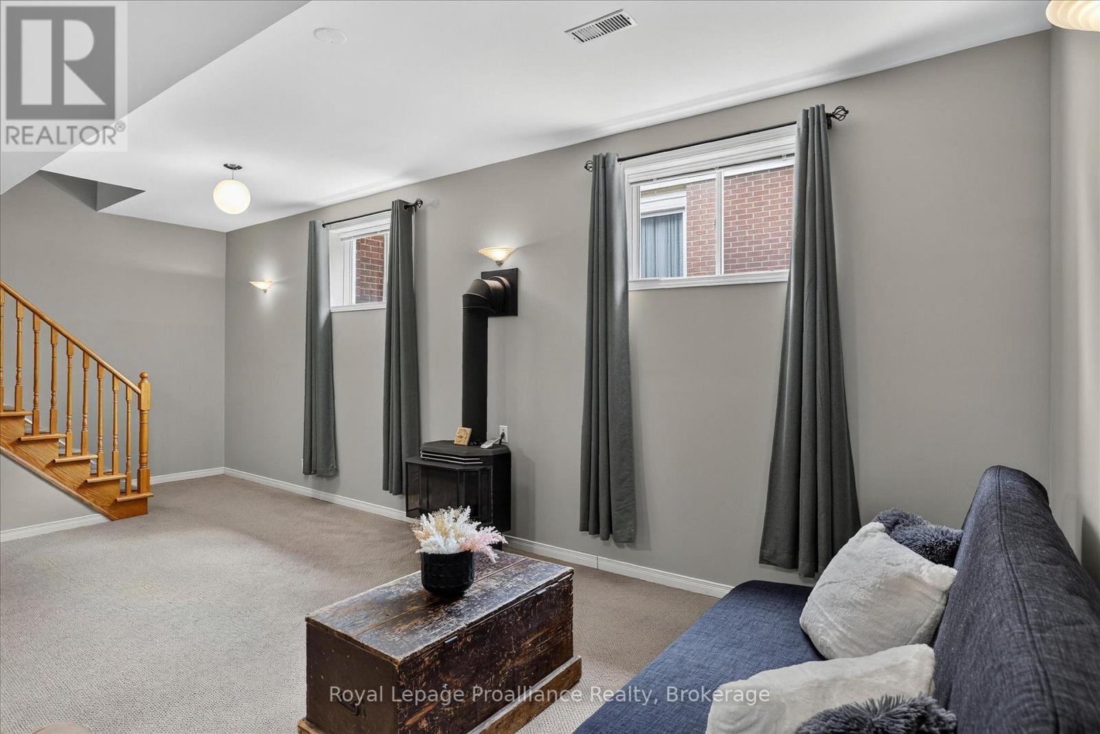 1423 GLENFOREST CRESCENT - 33