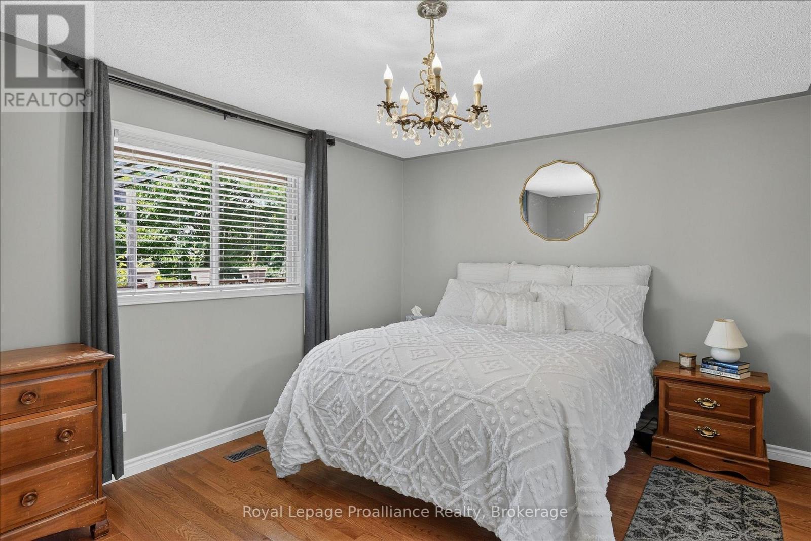 1423 GLENFOREST CRESCENT - 25
