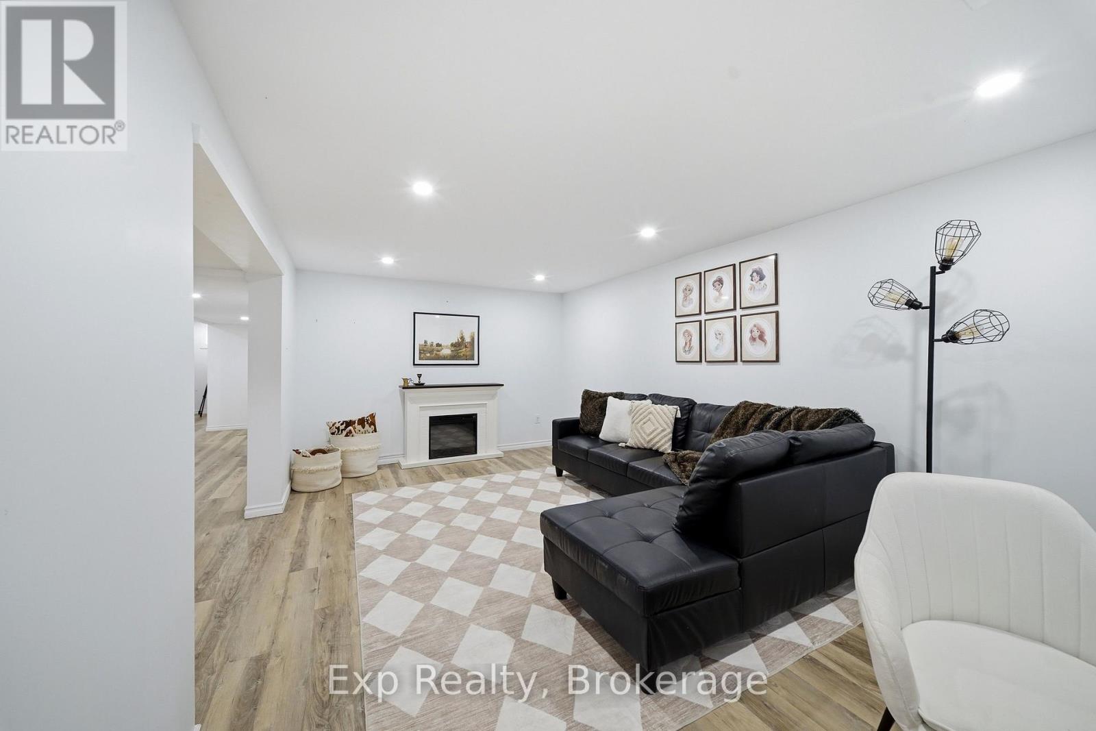 6 COLEMAN DRIVE - 17
