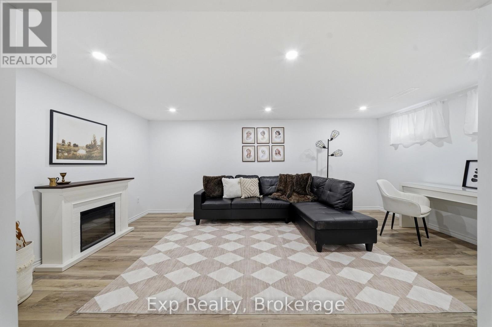 6 COLEMAN DRIVE - 18
