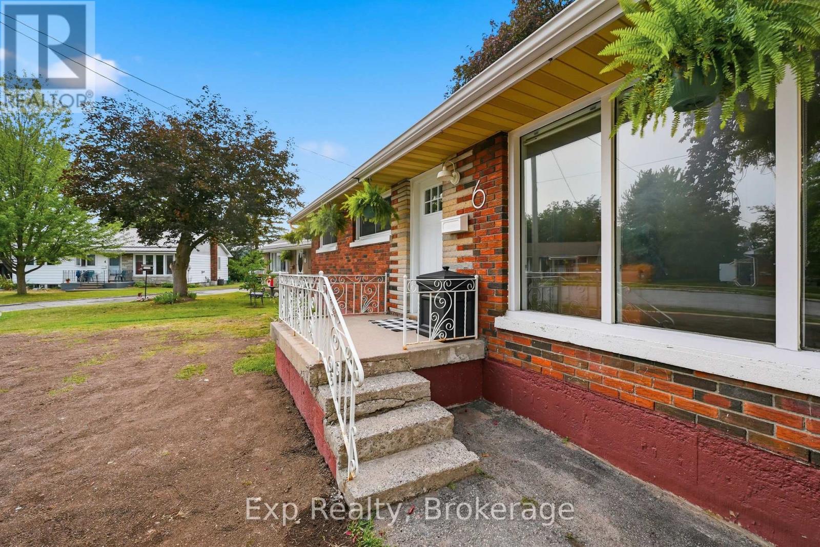 6 COLEMAN DRIVE - 25