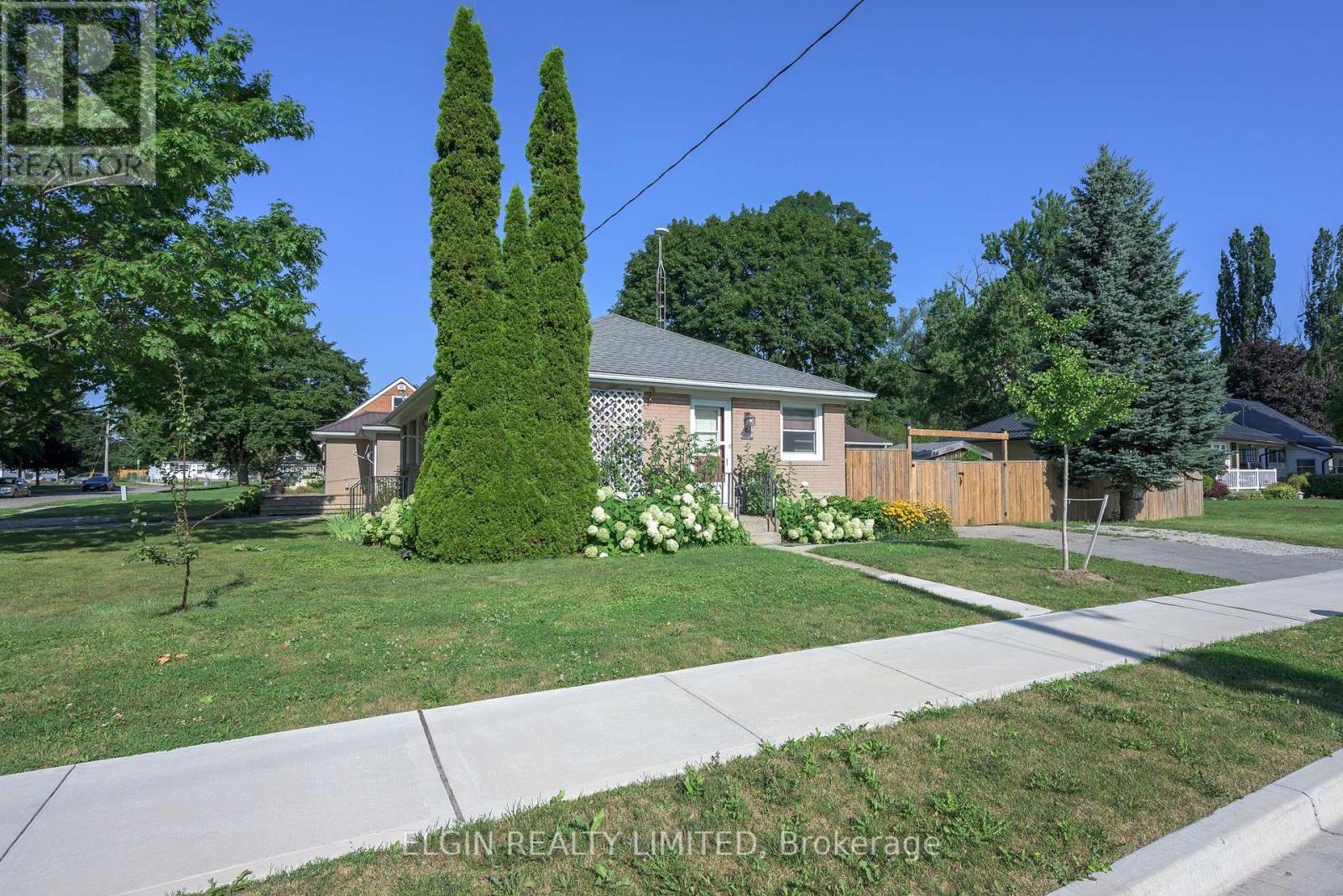 90 DUNKIRK DRIVE - 25