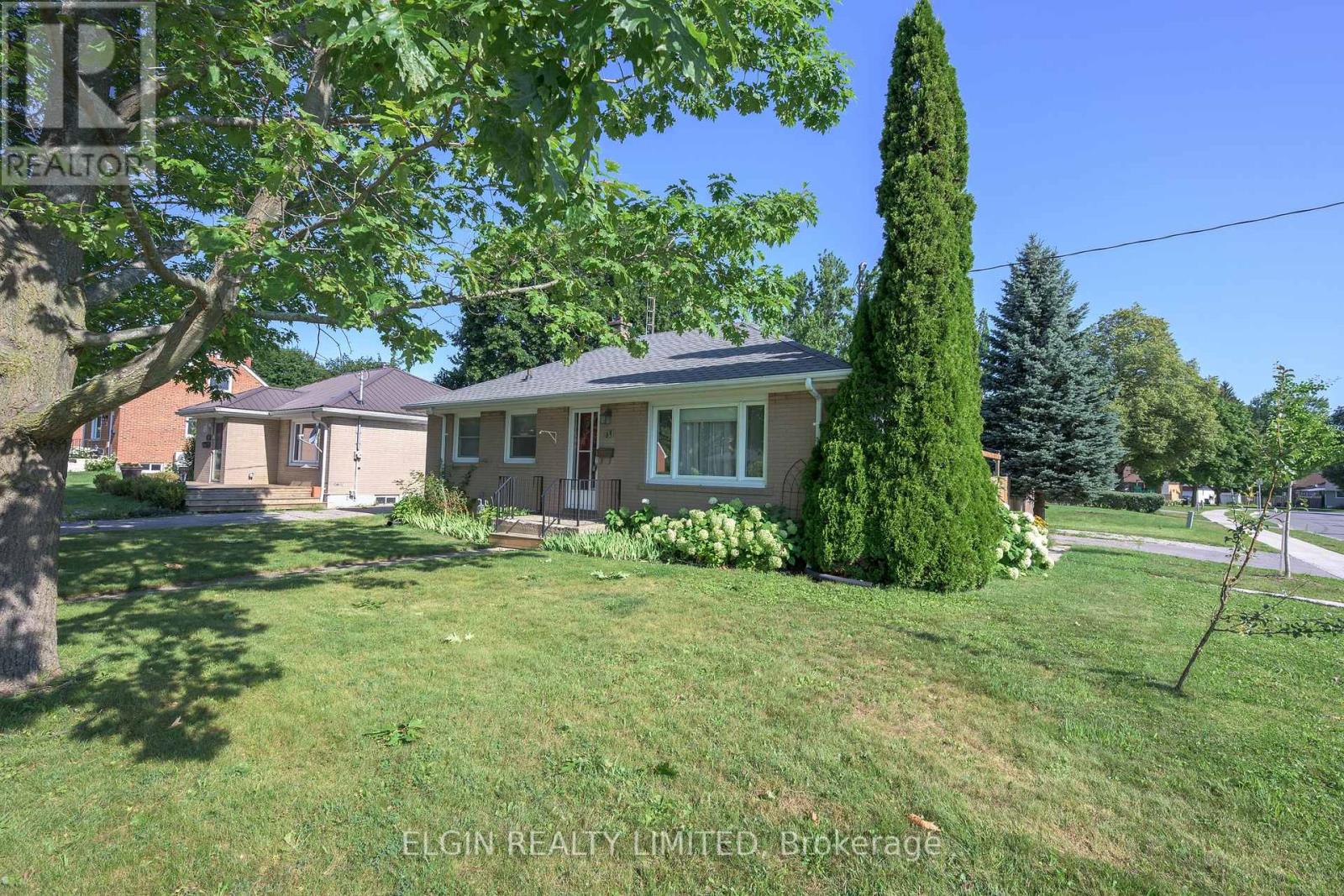 90 DUNKIRK DRIVE - 28